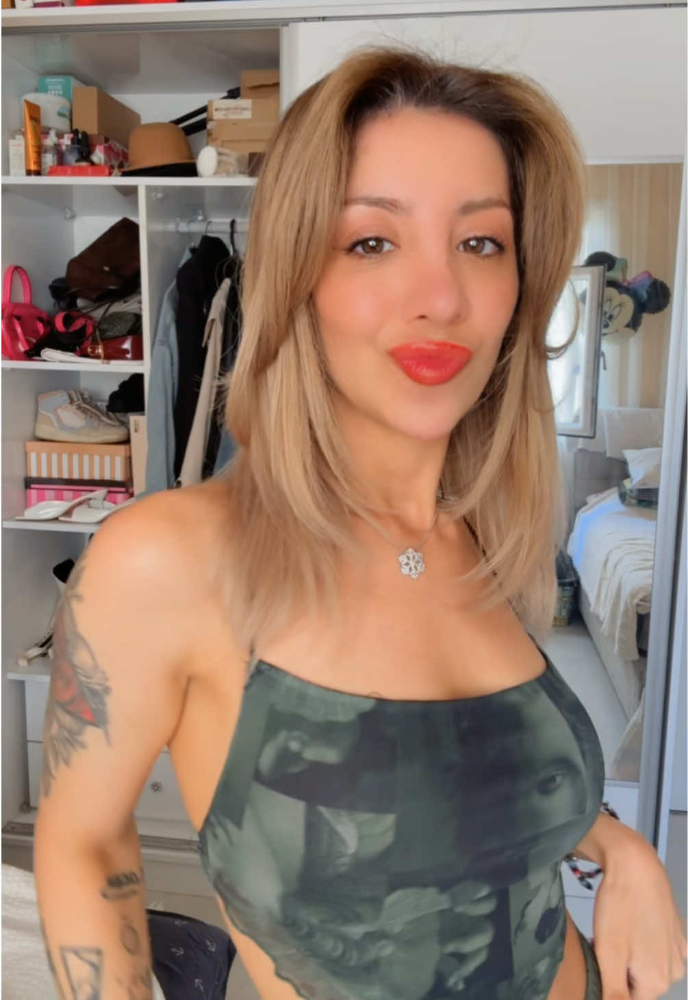 @sadecejuli