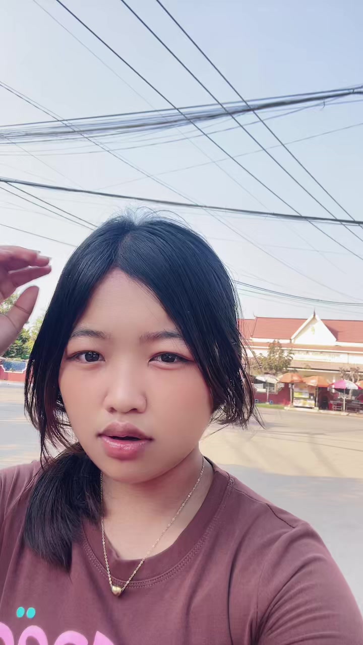 @Chēn F&oslash;xz&yuml;y📥🛍