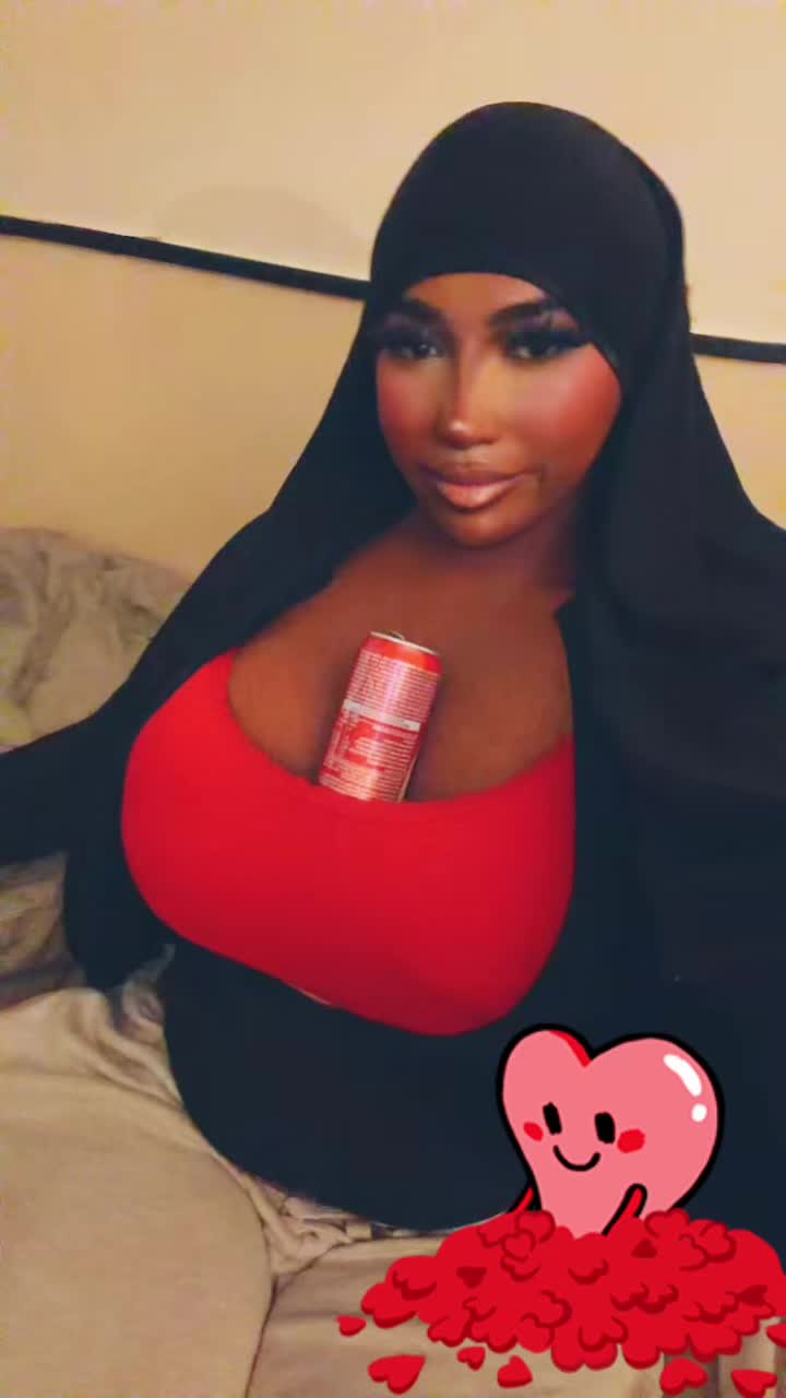 @🫦