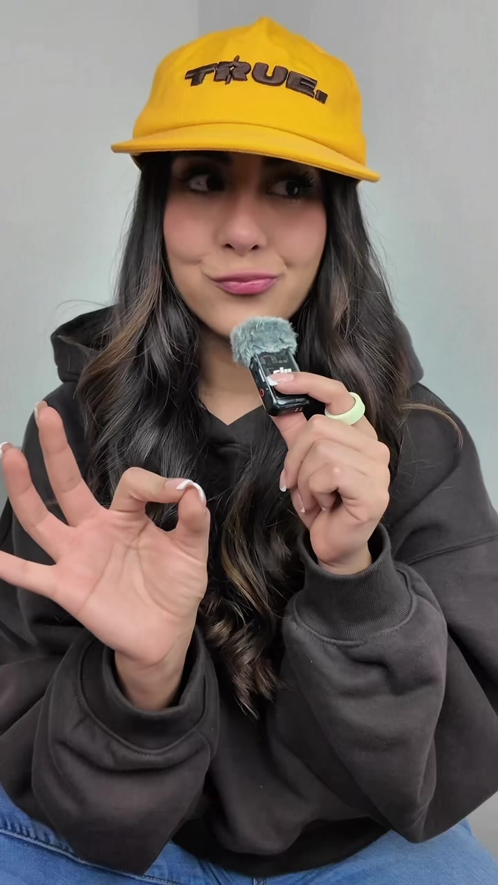 @Adriana González