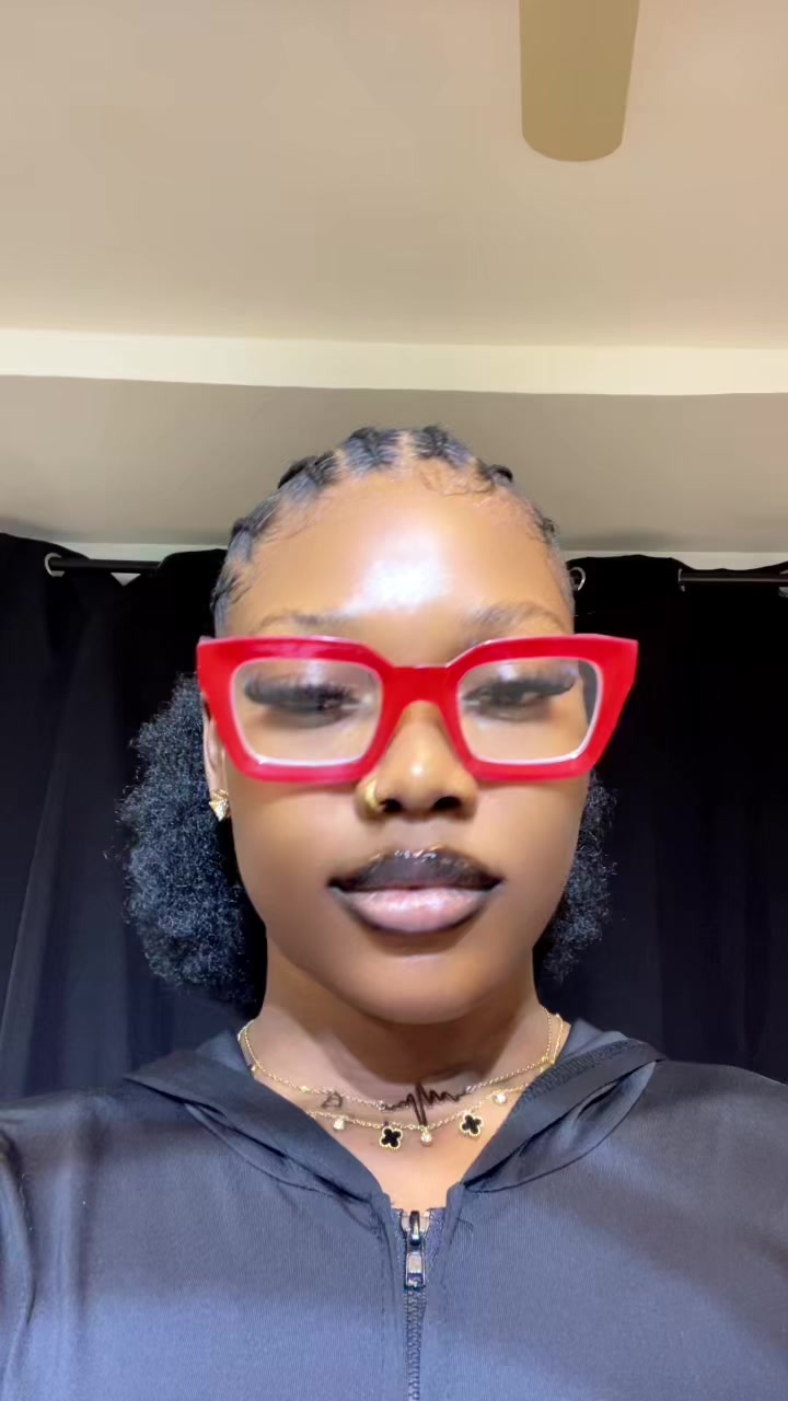 @(QUEEN of the QUEENS 👑💃🇬🇭)