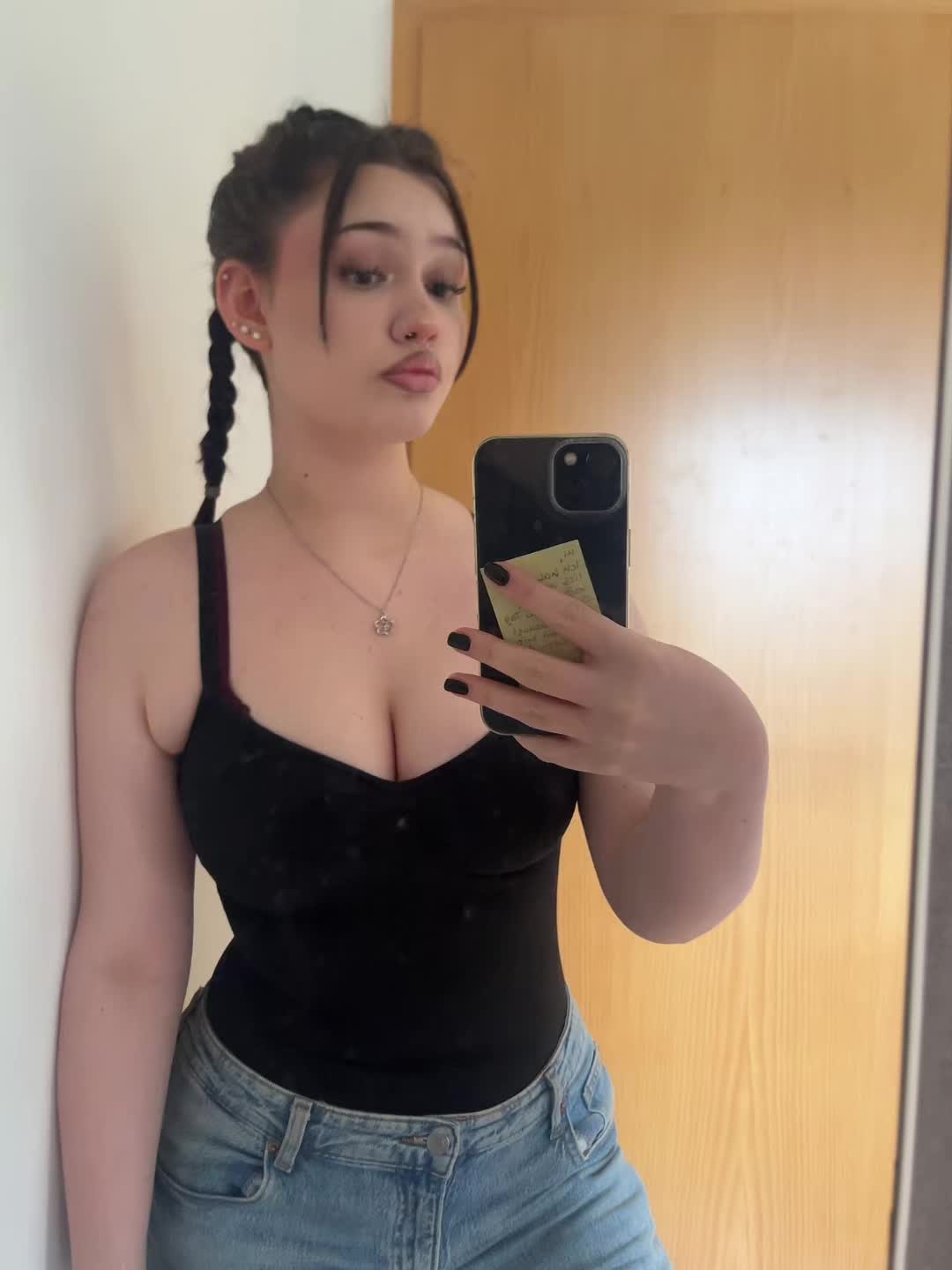 @𝐣𝐚𝐧𝐚