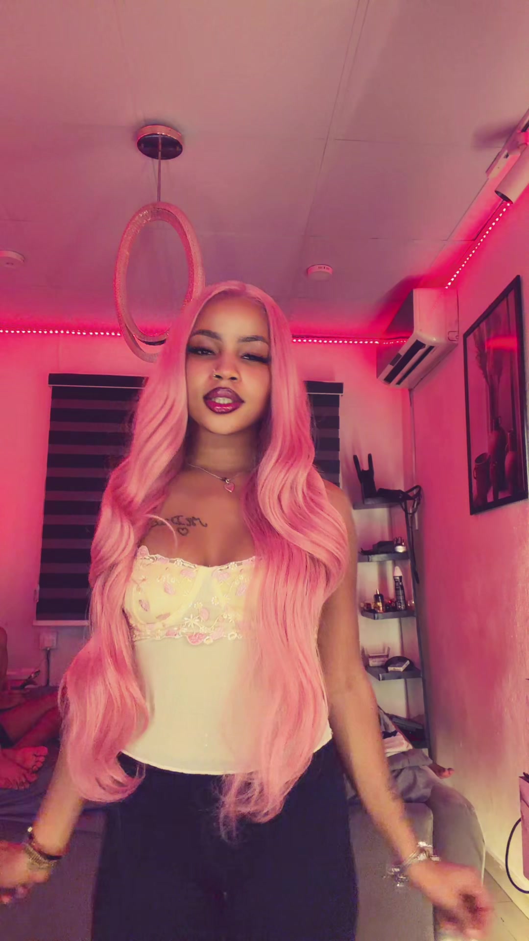 @Nelly Lambert 🎀✨