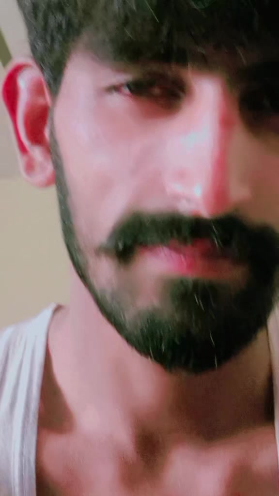 @سچے پیار دے کوئی قدر نہیں۔💔💔