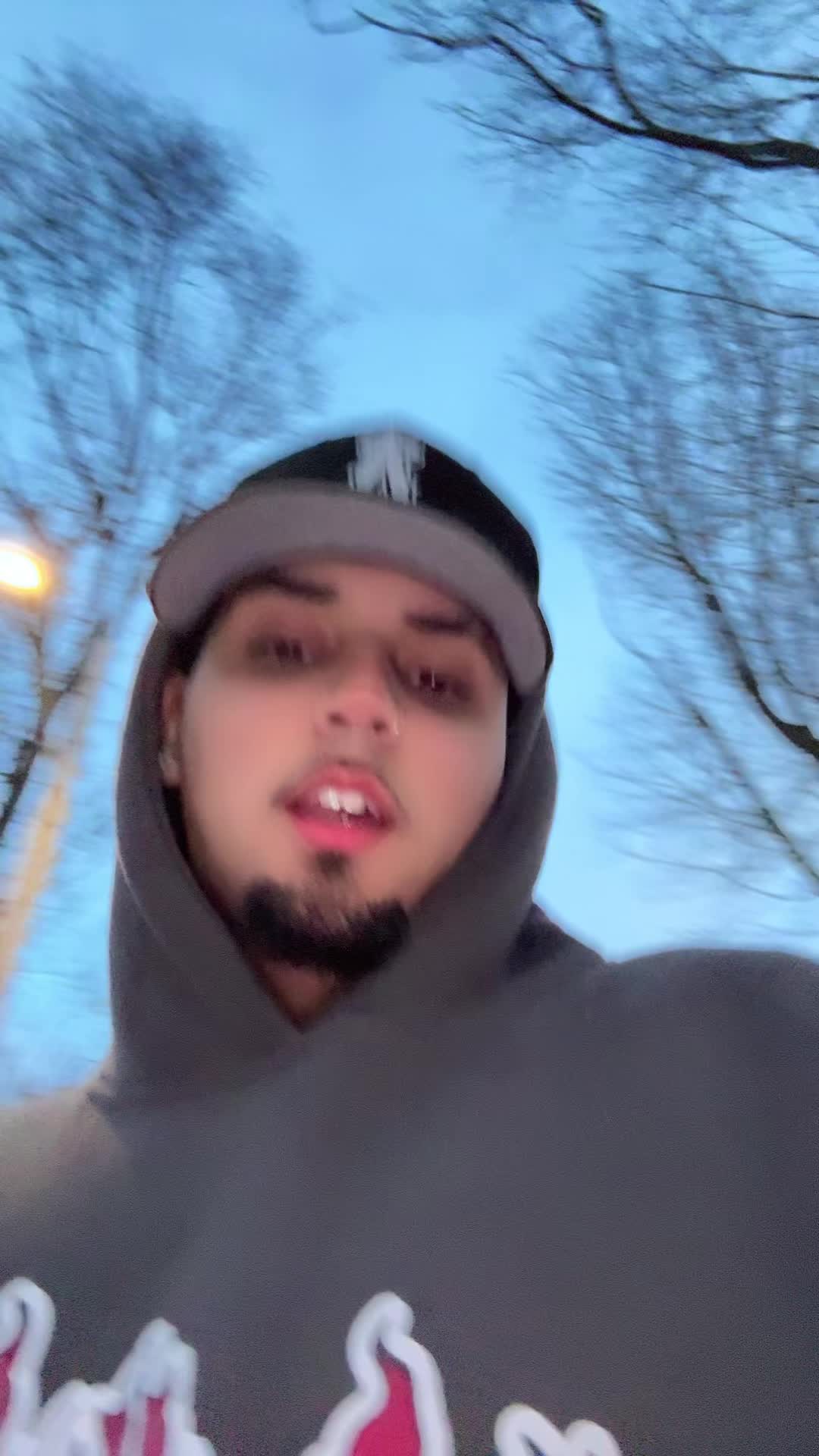 @ANYELO 🌬️🦀