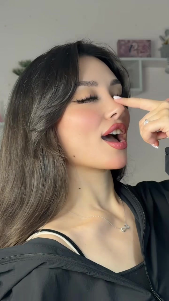 @Taya2002a