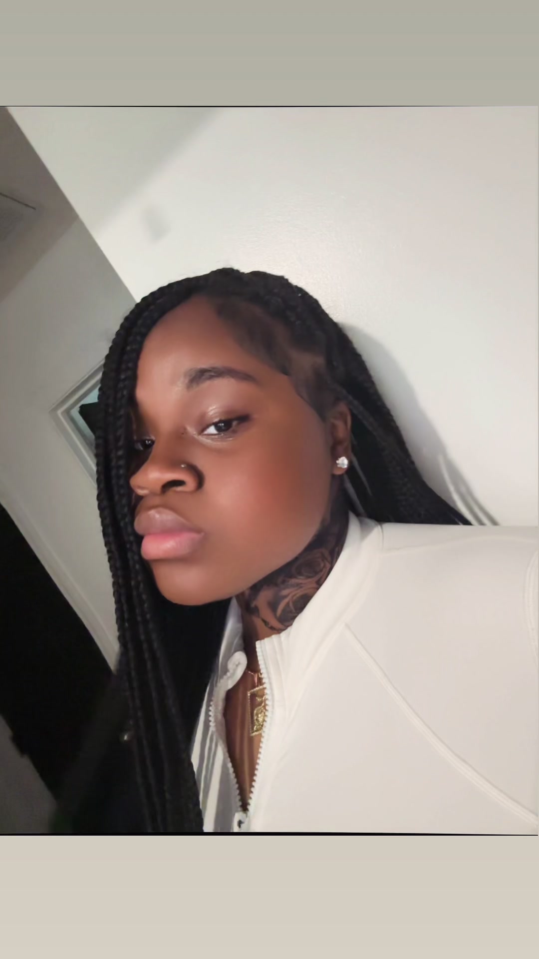 @PRETTY.LITTLE_THING