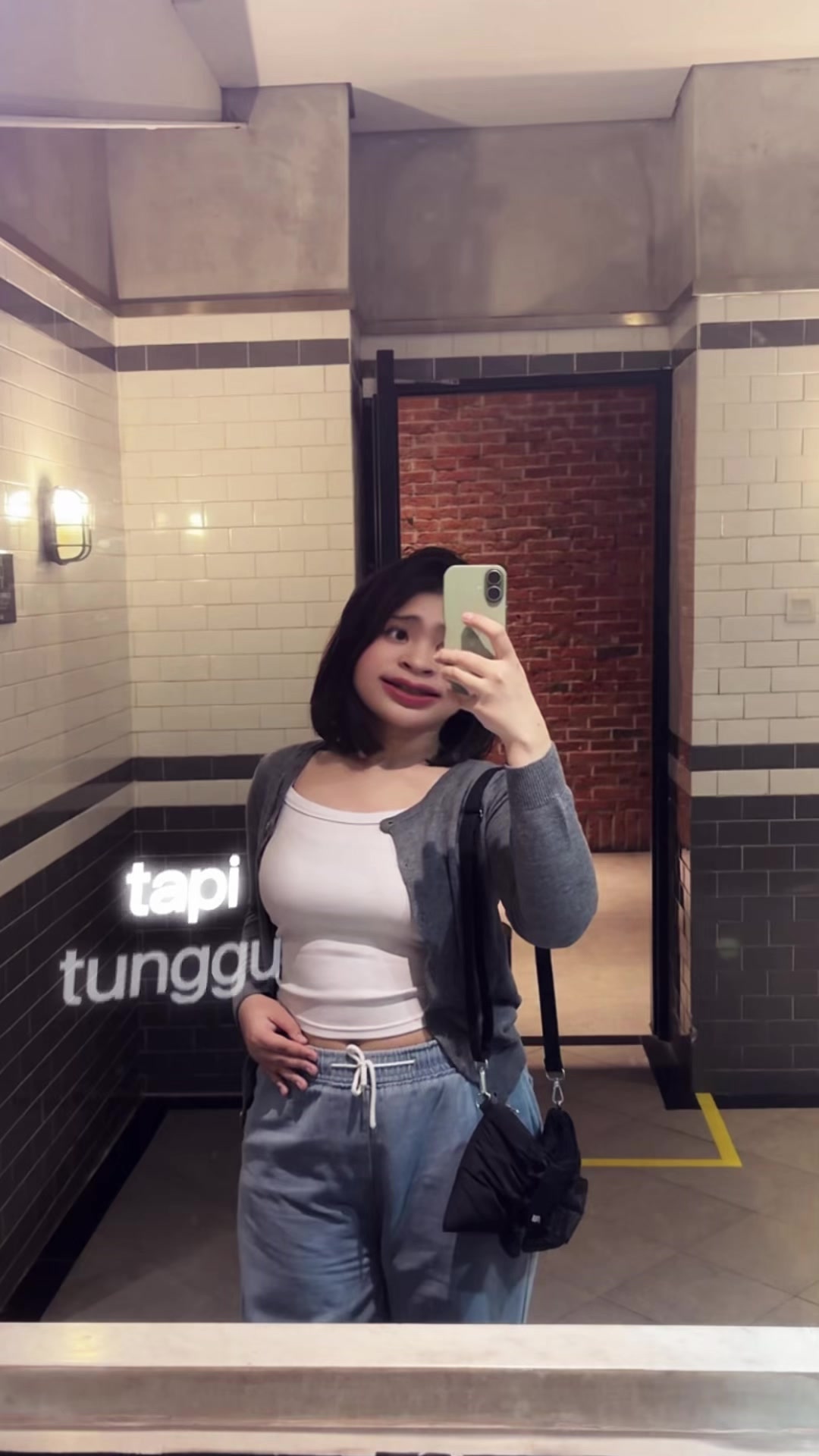 @ellia