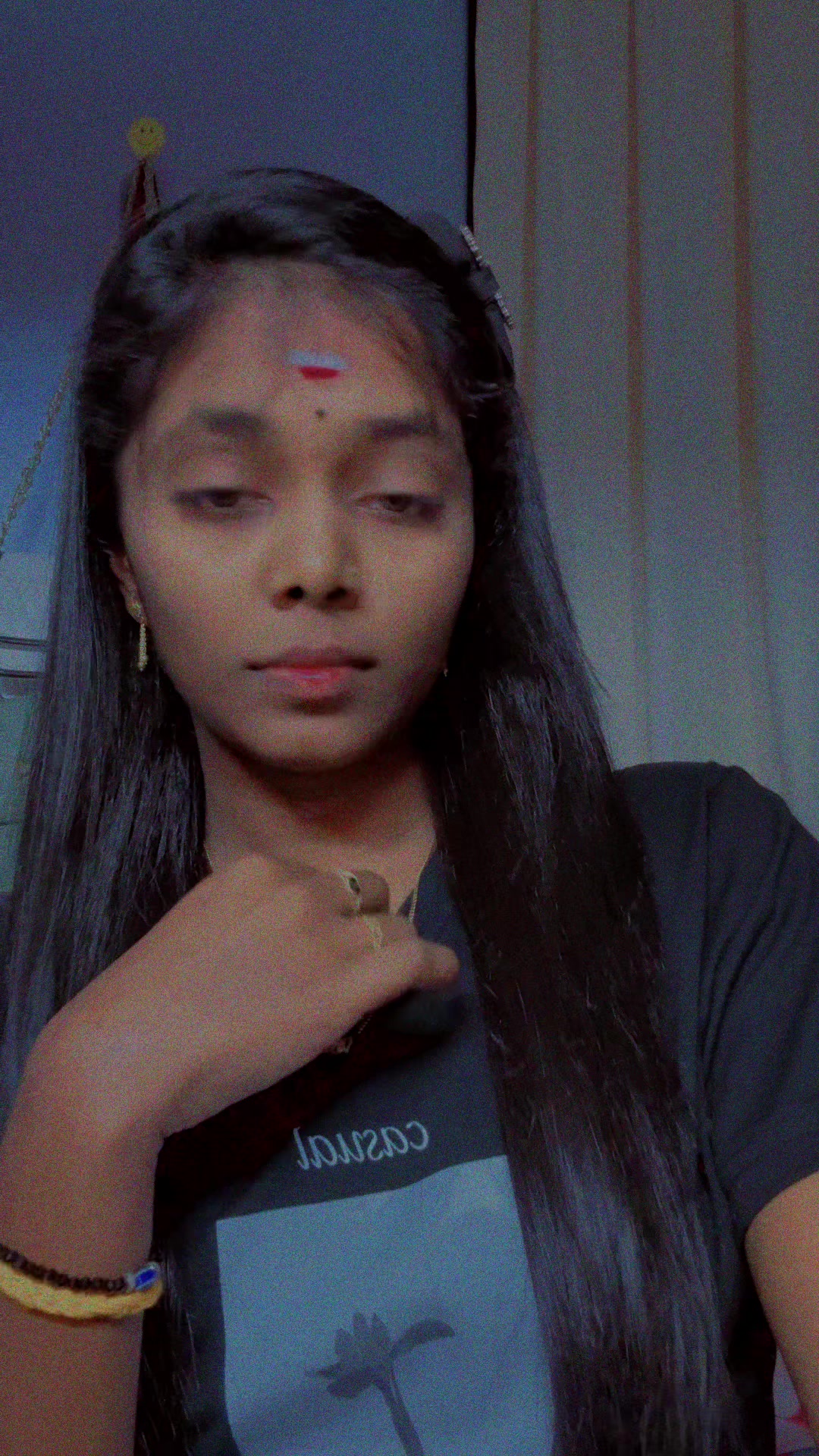 @Aishu🪽