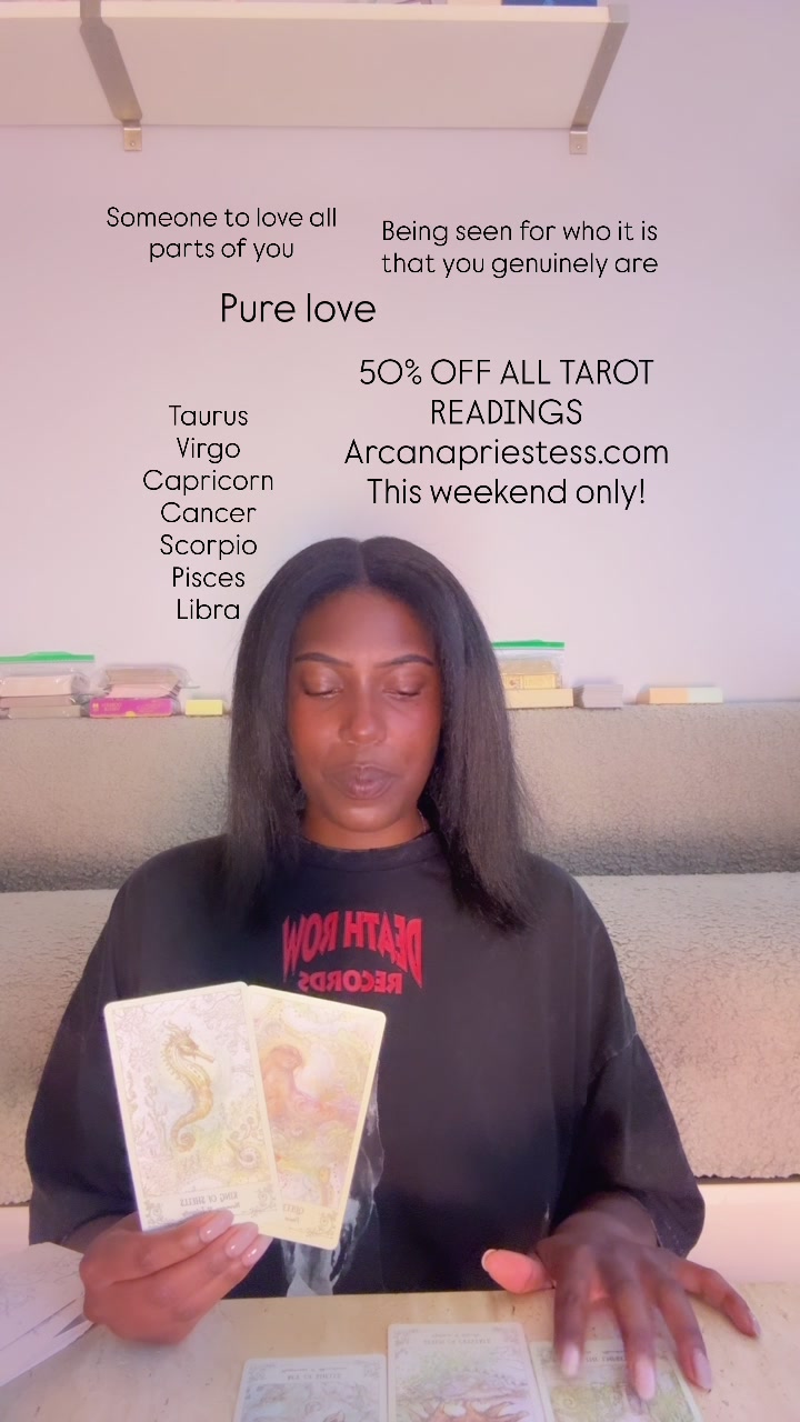 @Arcana Priestess Tarot Reader