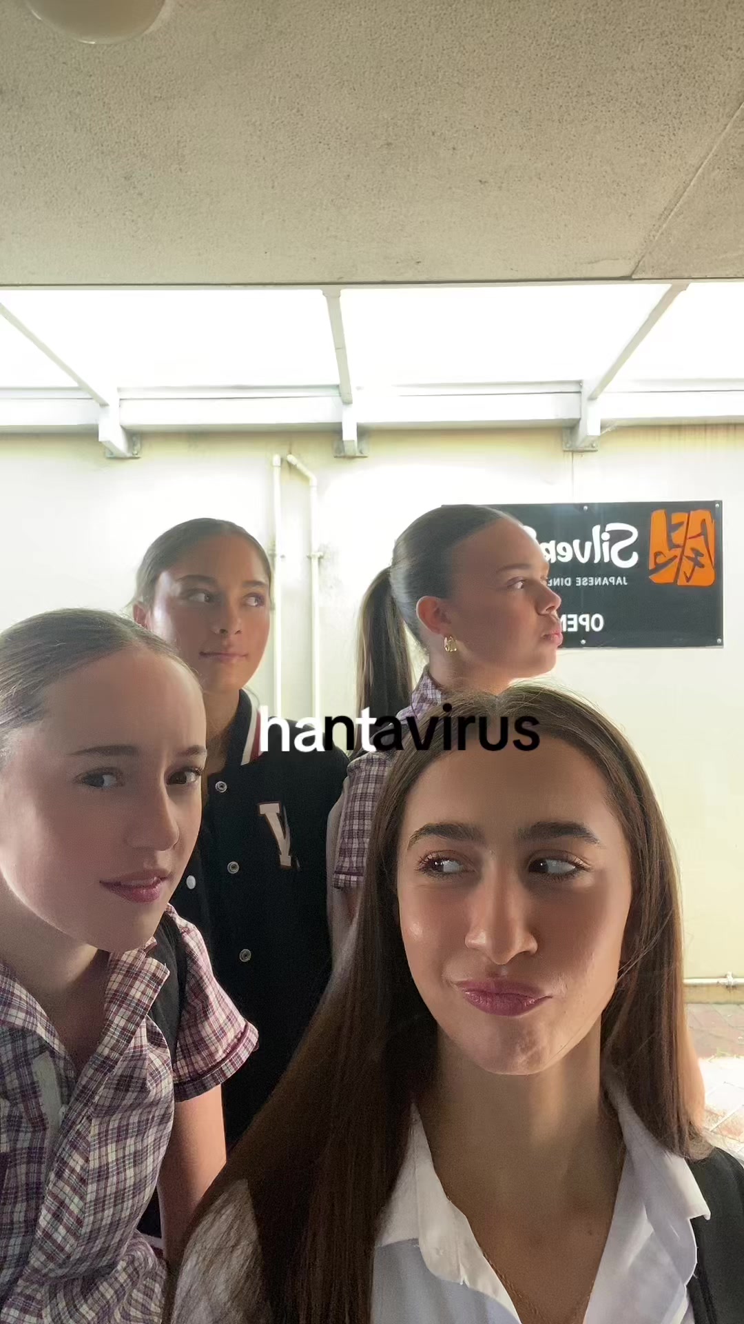 @GirlsWhoGoon