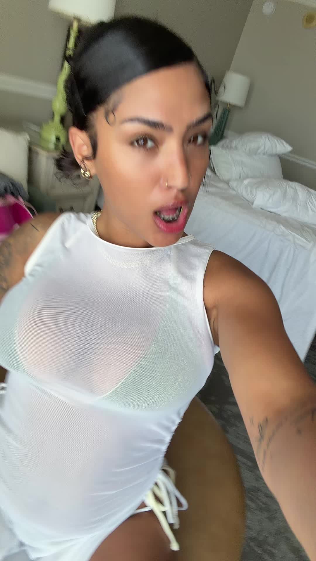 @aniyahalbino