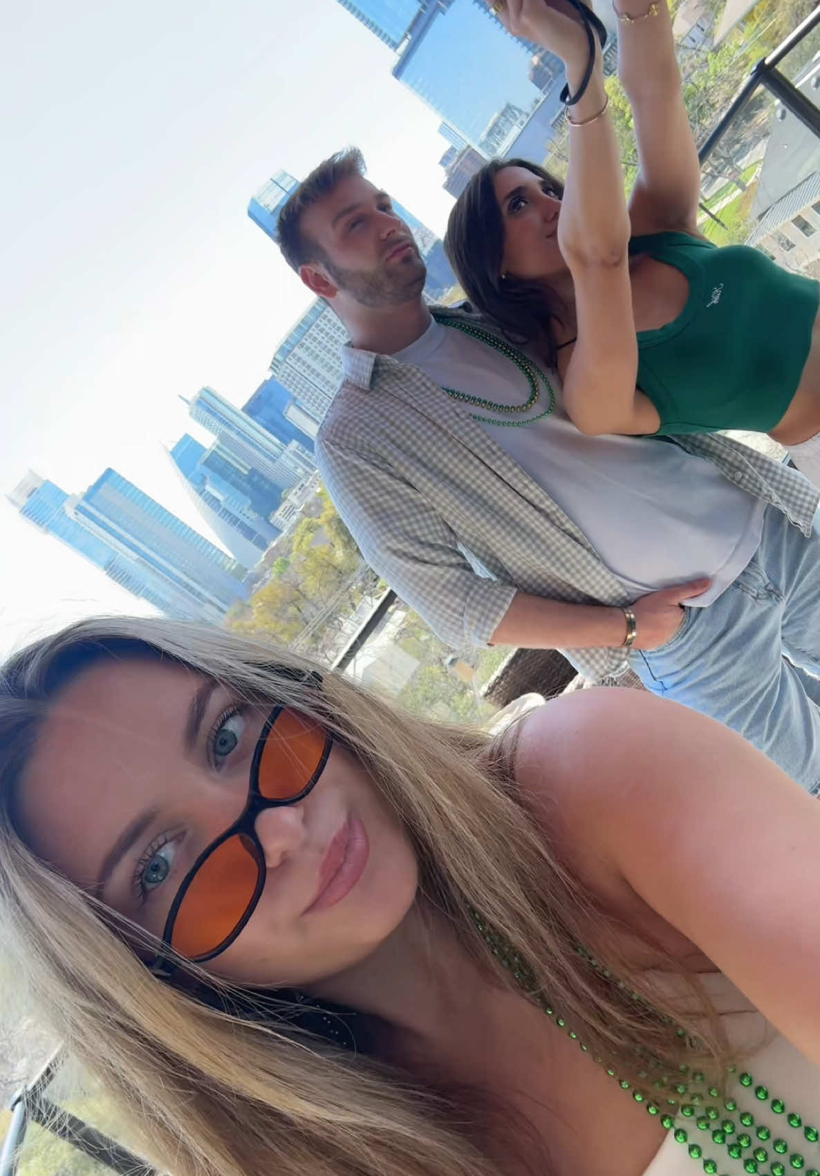 @_sydneymorann