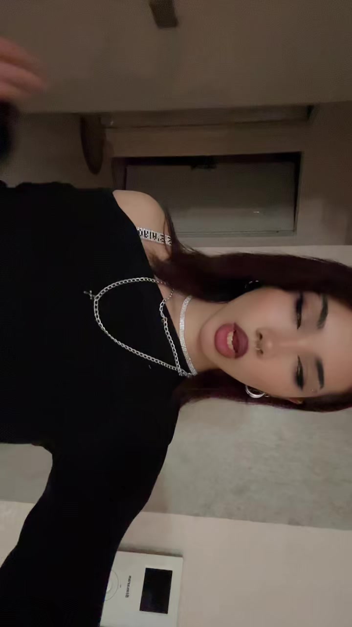 @hellxxrz
