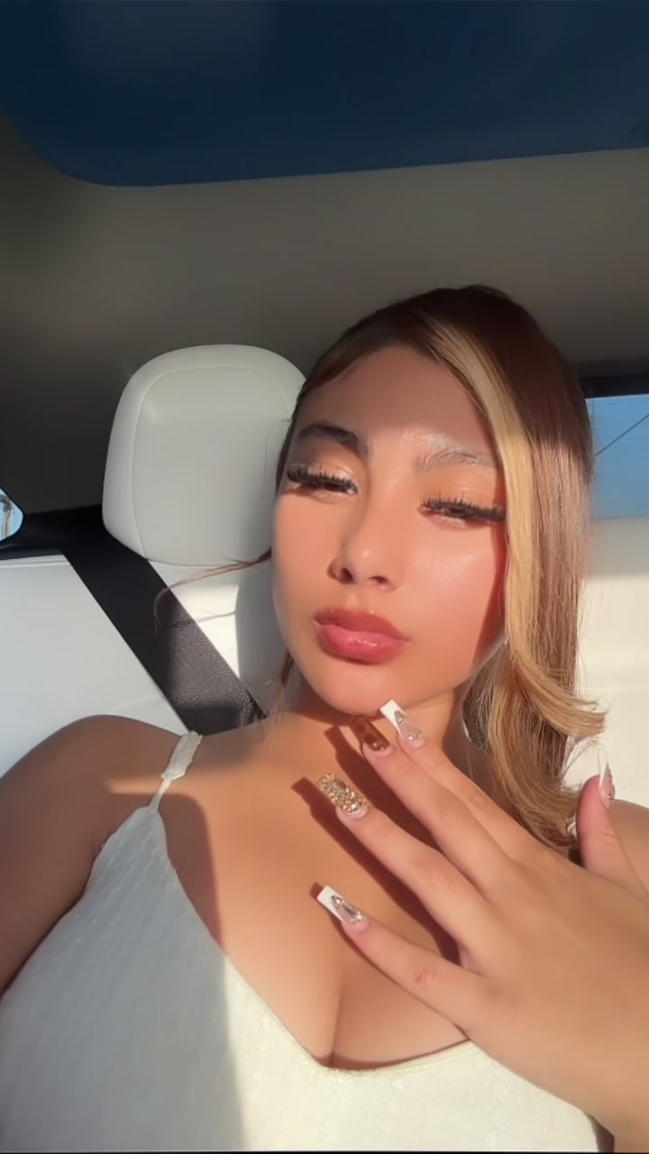 @𝑨𝒔𝒉𝒍𝒆𝒚