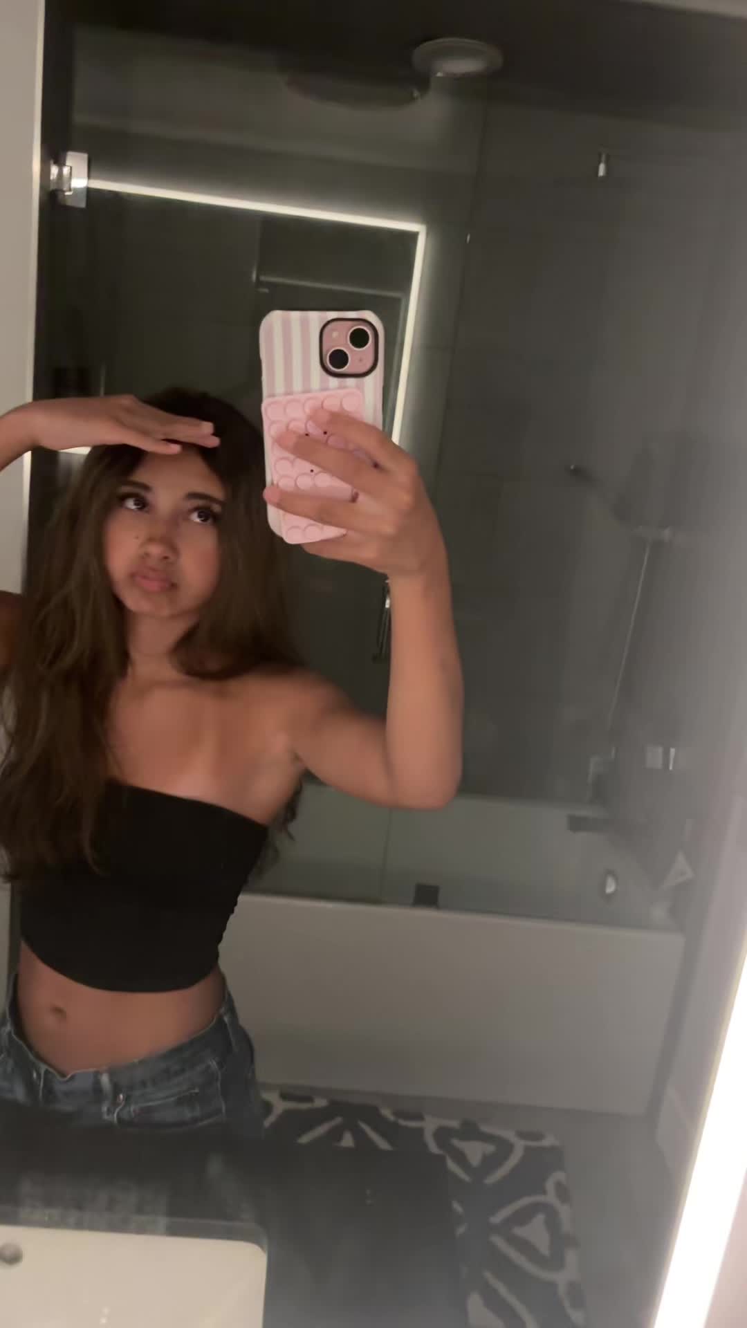 @whitetoesandwgitehoes