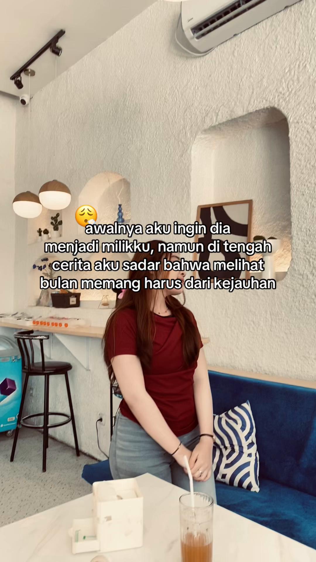 @🧟&zwj;♀️
