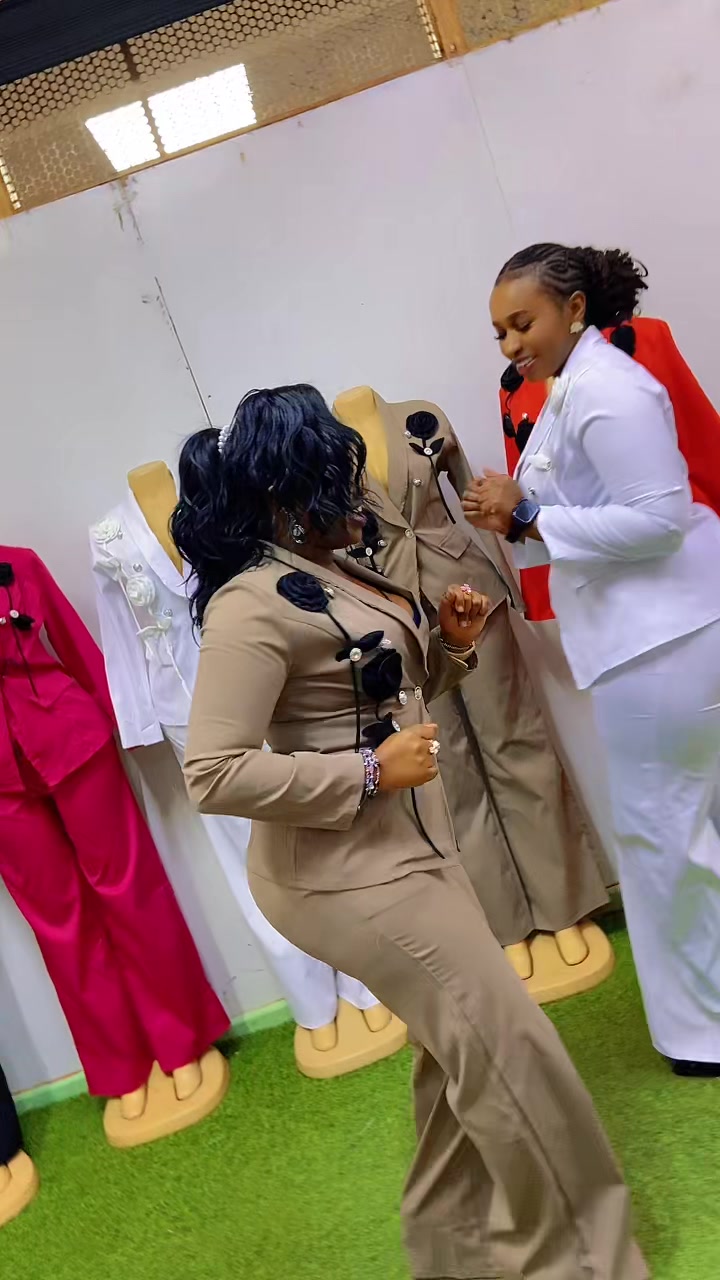 @Queensroysambu 07.95.203.569