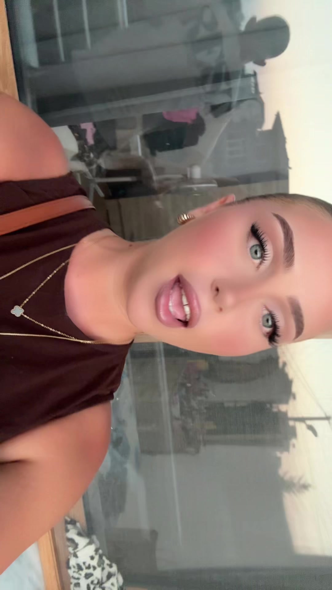@👩🏼