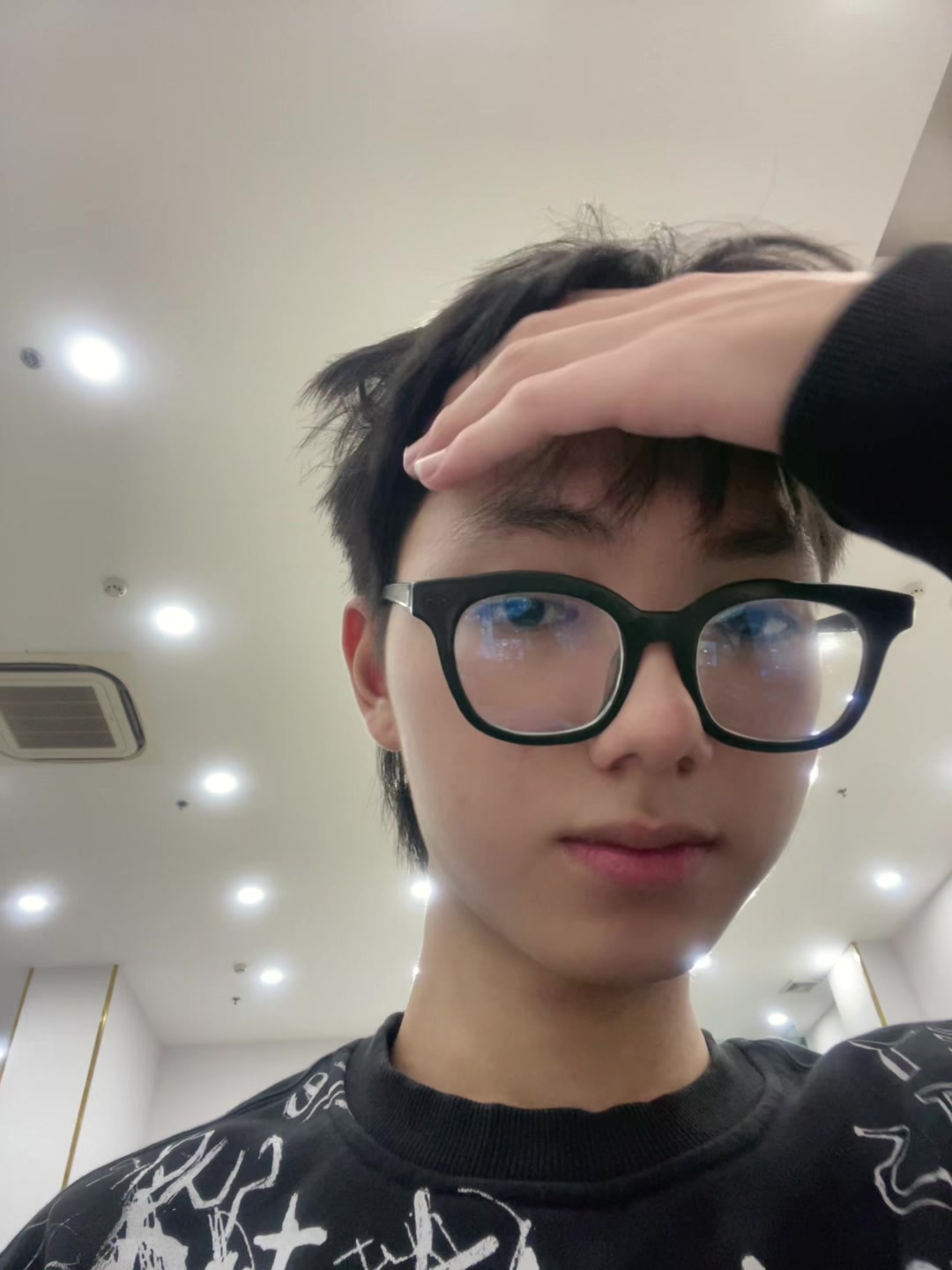 @ho&agrave;ng tử đơn c&ocirc;i