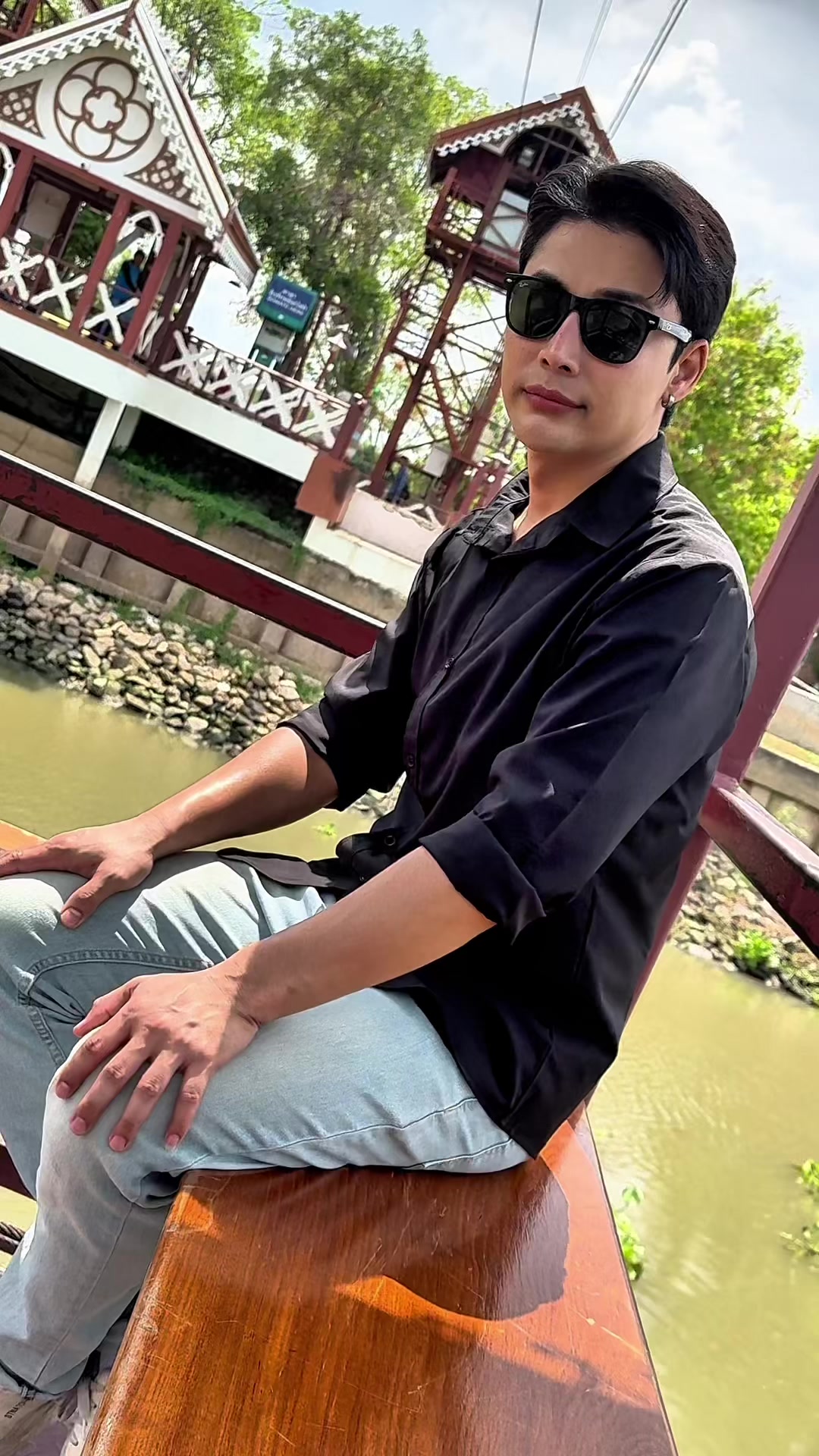 @Arm Bang Pa In