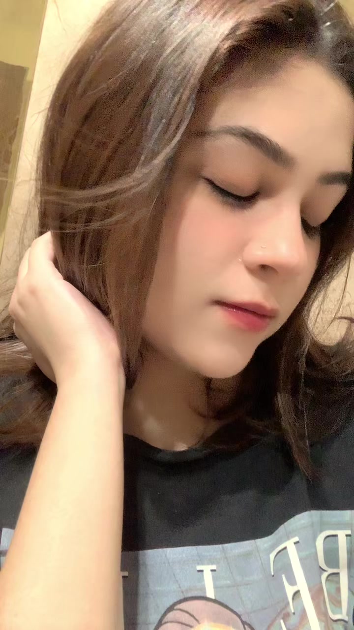 @NiaAli