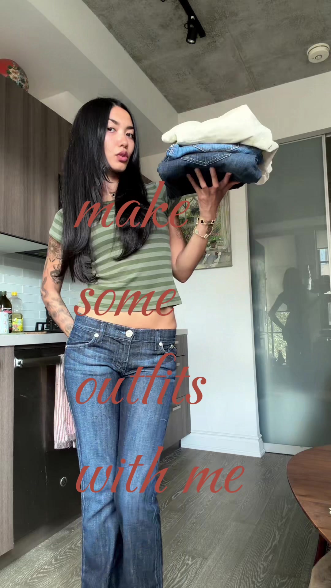 @LipBiteEmoji