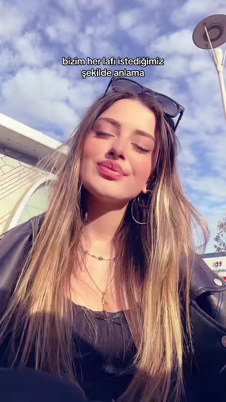@Ayşegül