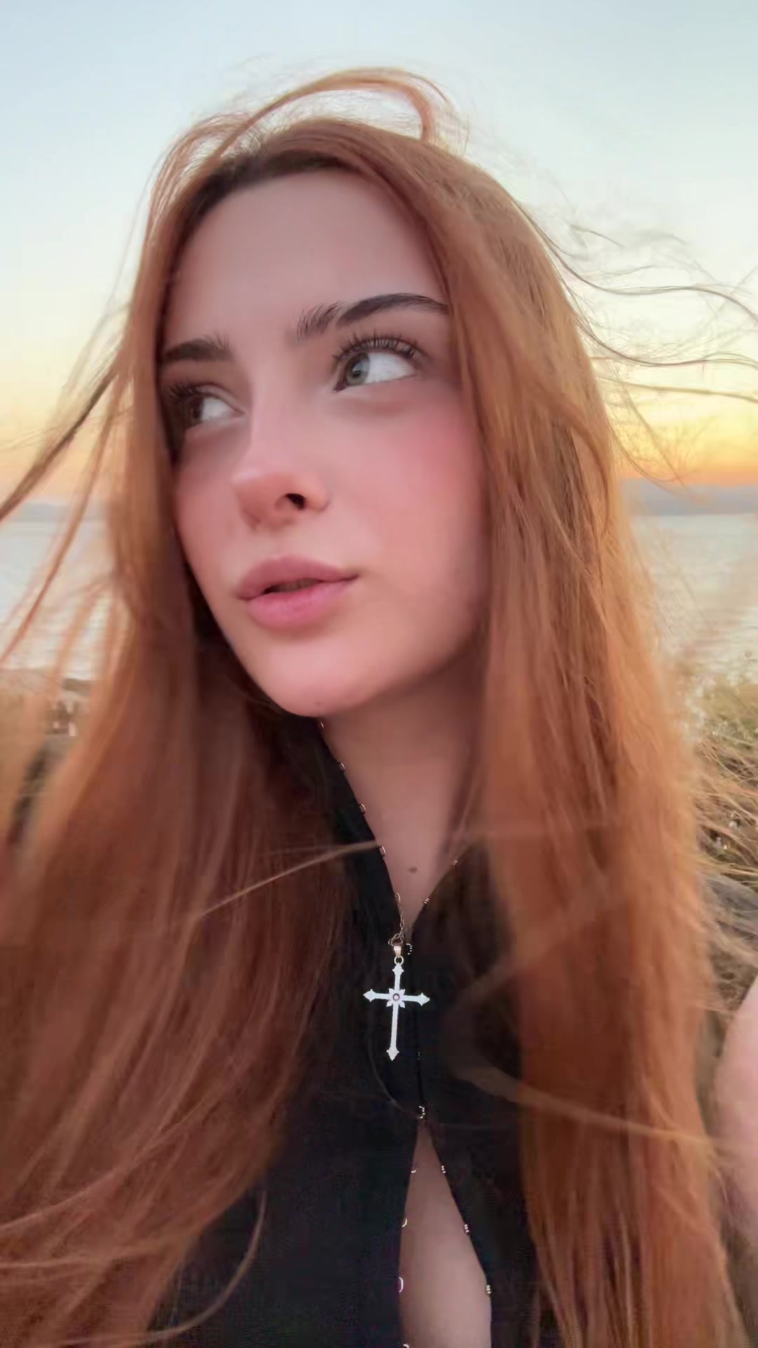 @аневикс