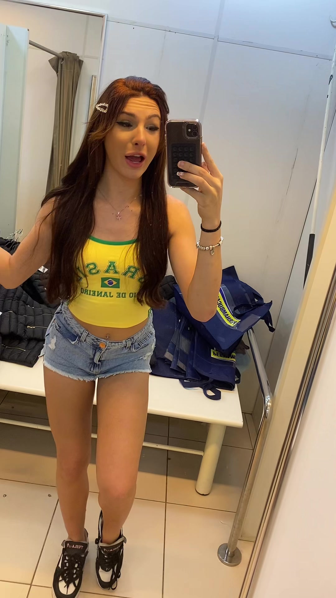 @Elloá Zampierii