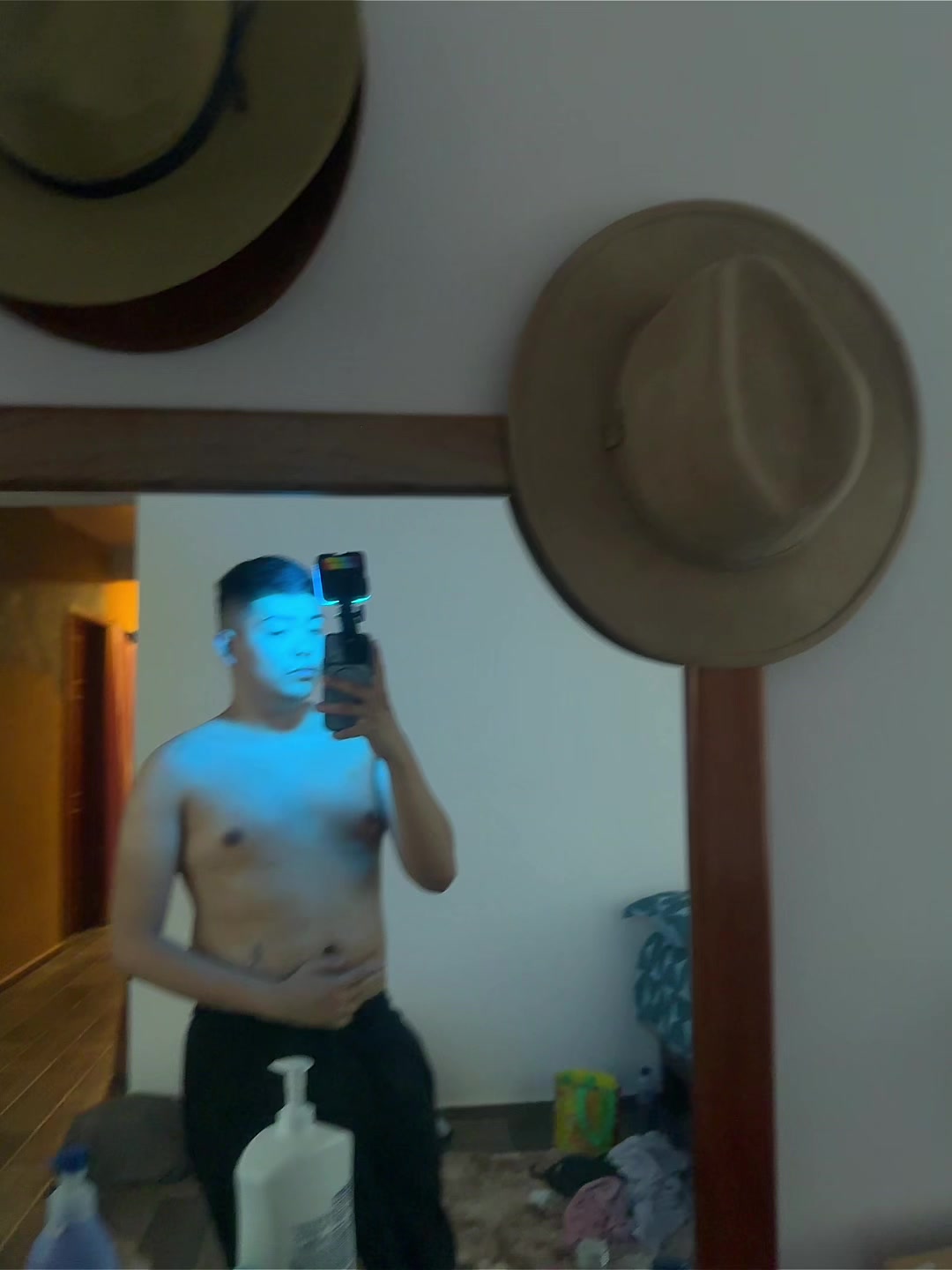 @โฐ๐ ๐ฉ๐๐ฉโ 21