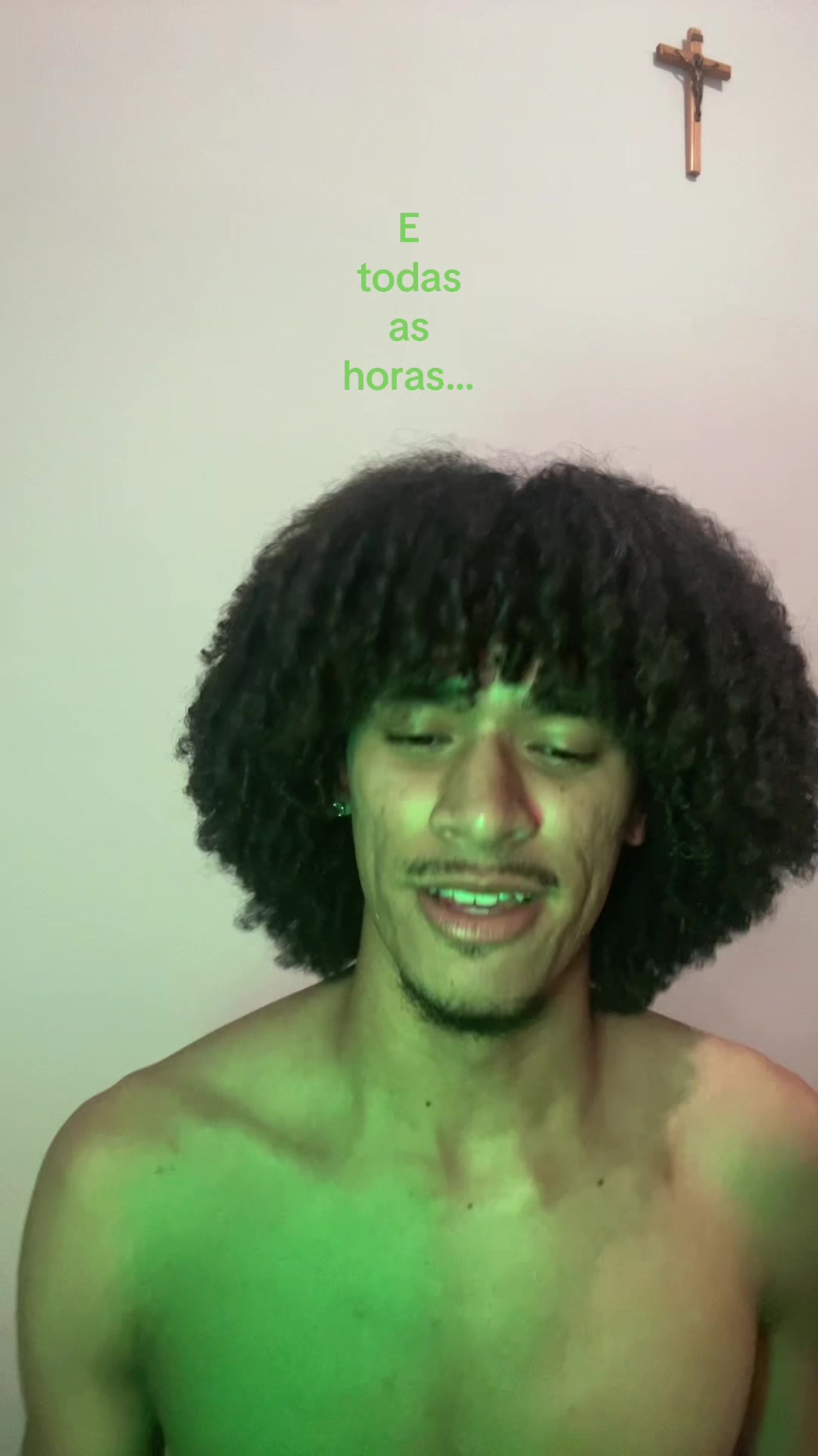 @neuvess_