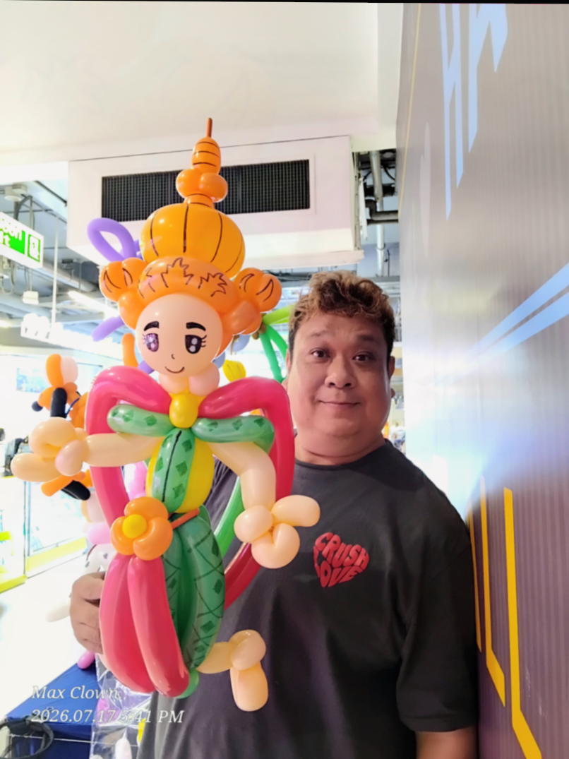 @Max Clown แชมป์บิดลูกโป่ง