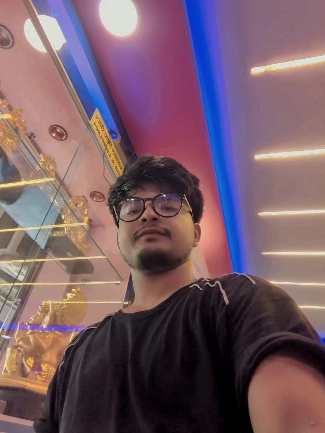 @LaXmAn ShReStHa🦚