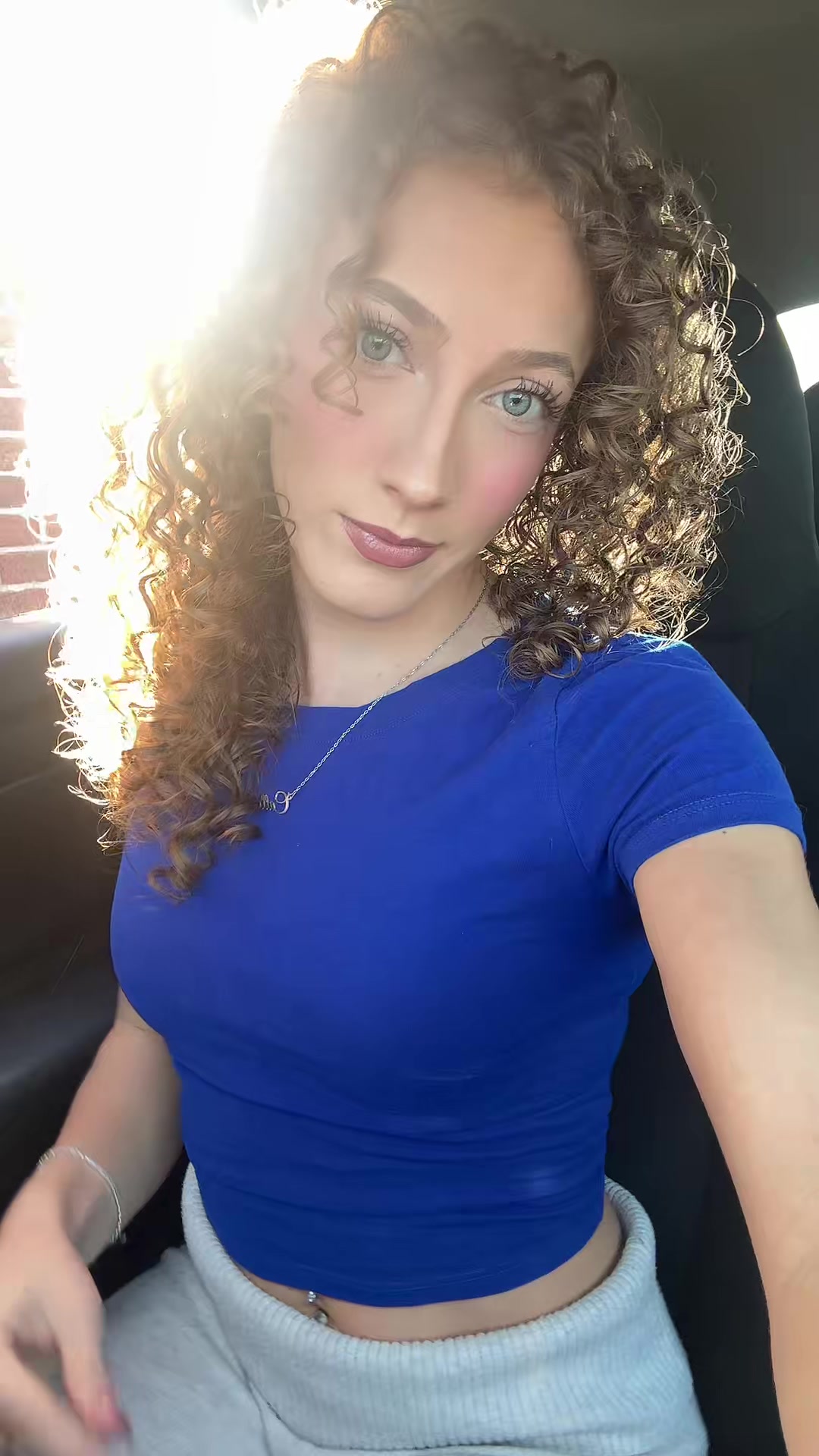 @dontmindme👯&zwj;♀️