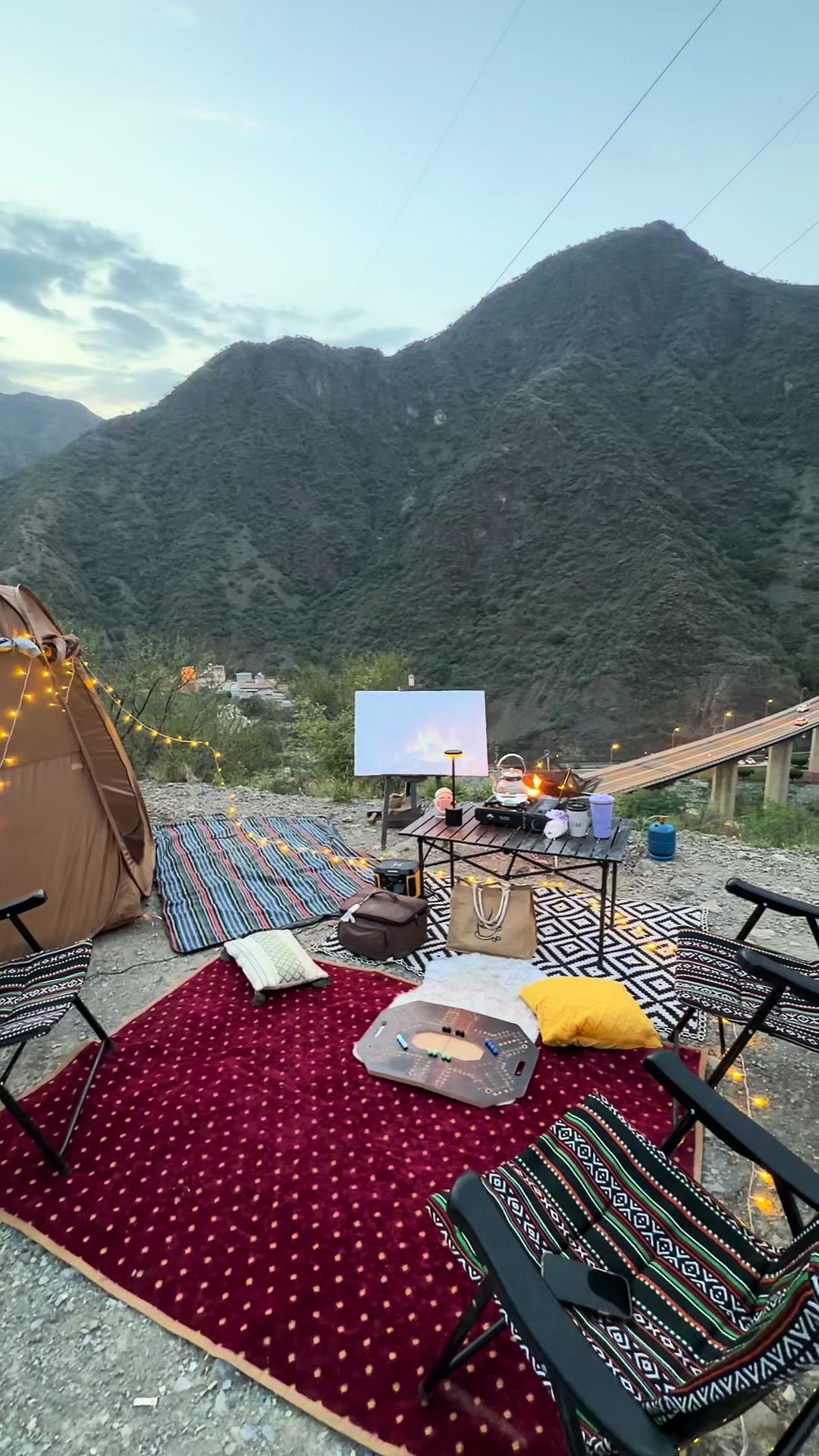 @جلسه وقمرا ⛺️🌌