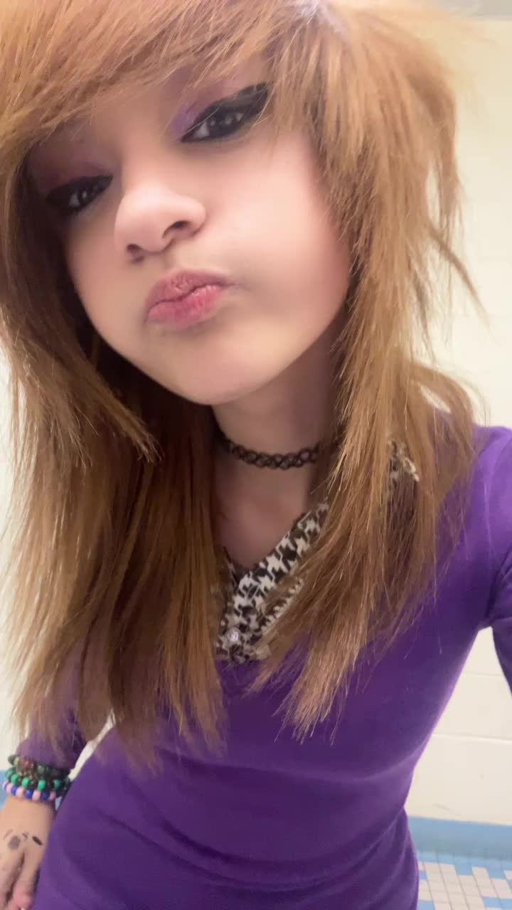 @🍭bella LOL💜