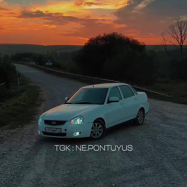 @молодой