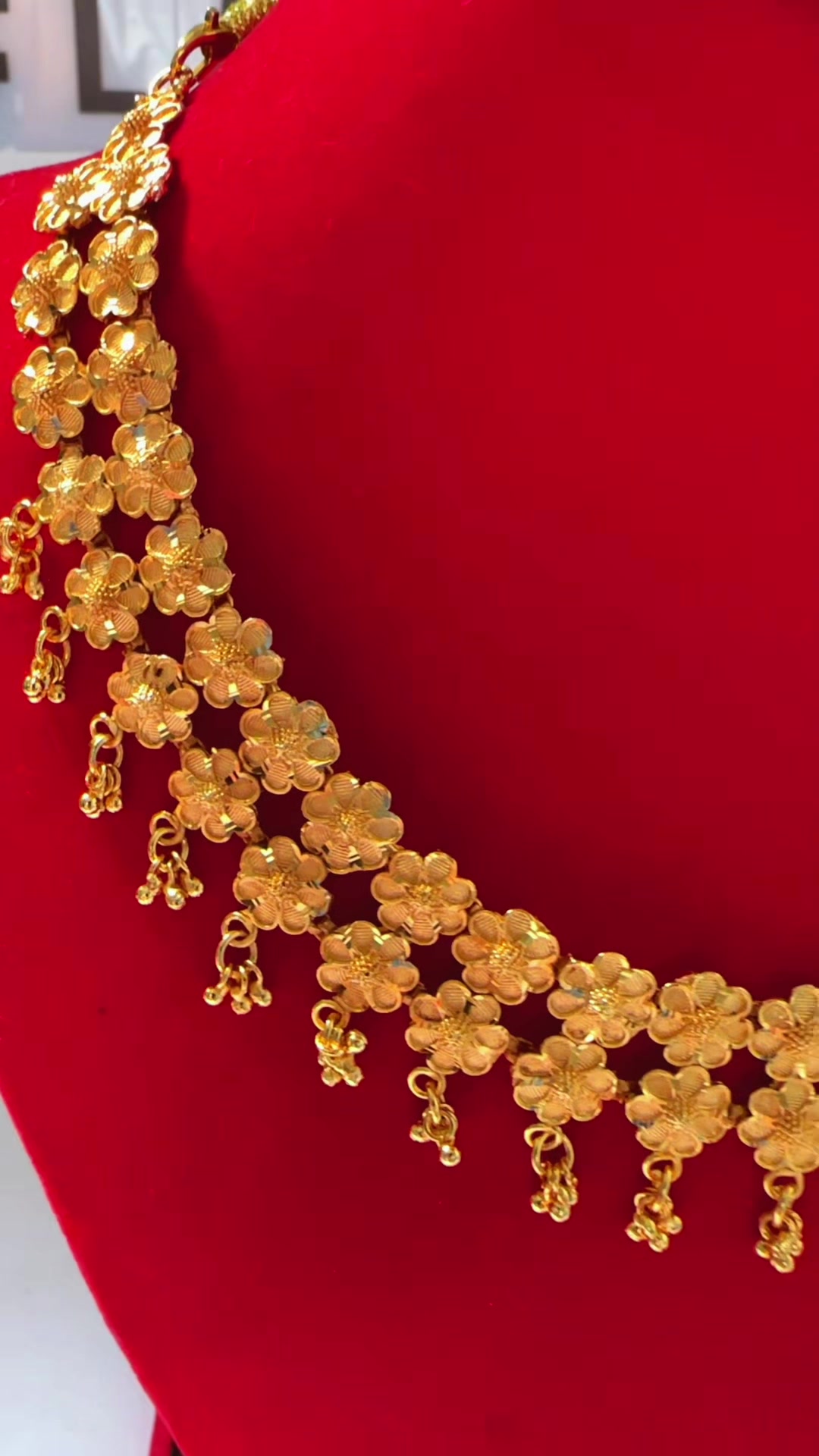 @Lavish Jewellery