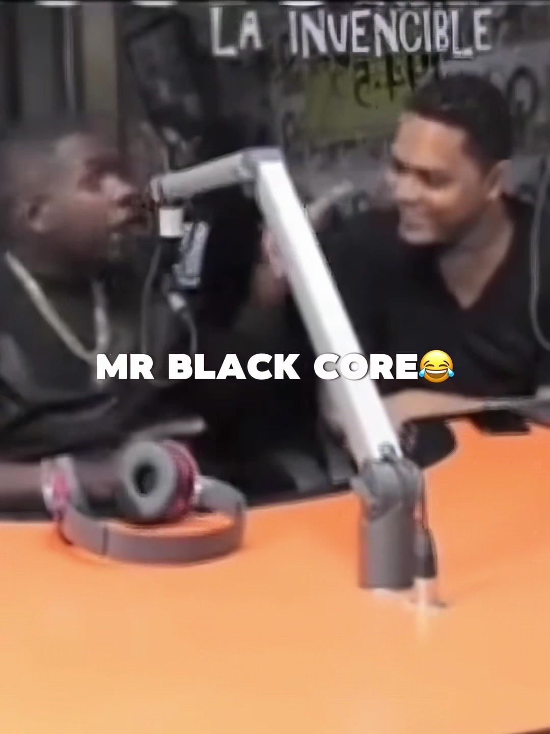 @Mr Black La Fama