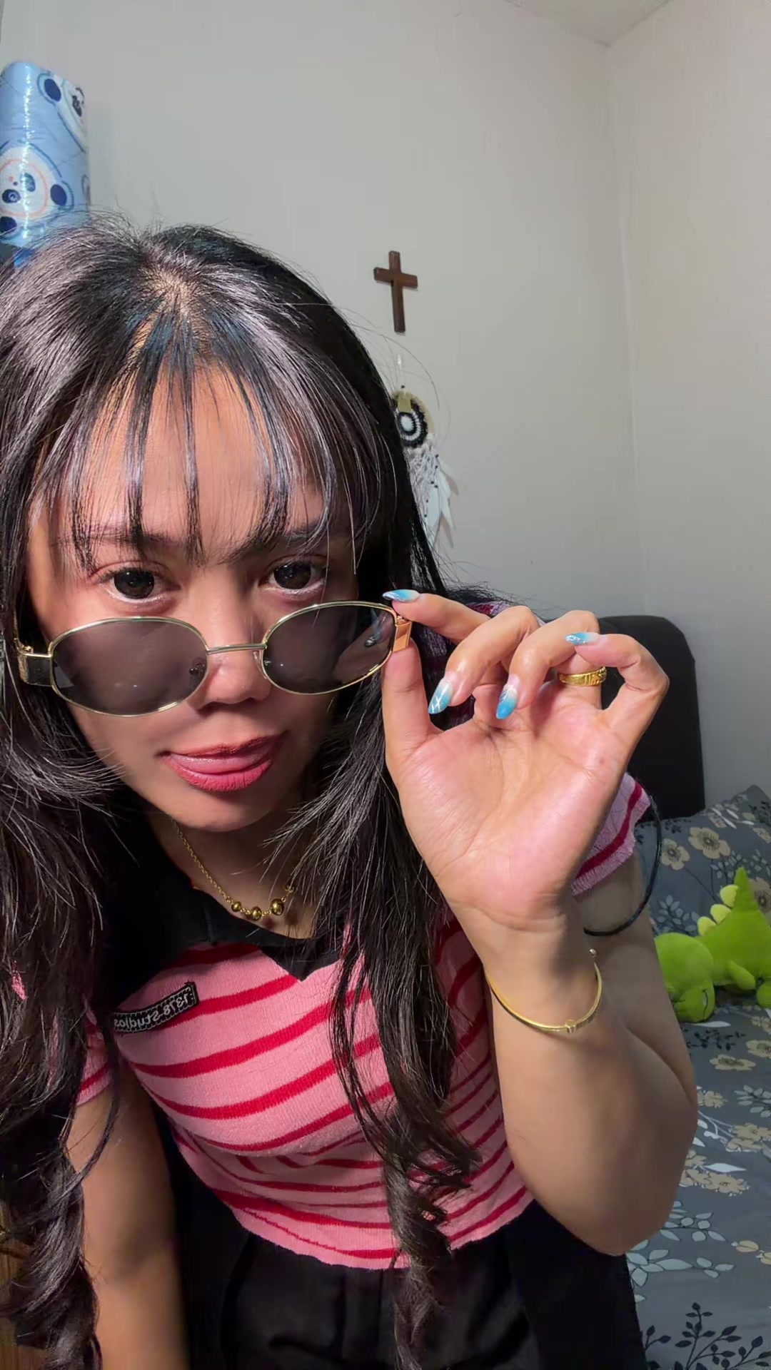@𝐀𝐩𝐫𝐢 𝐒𝐢𝐡𝐨𝐦𝐛𝐢𝐧𝐠