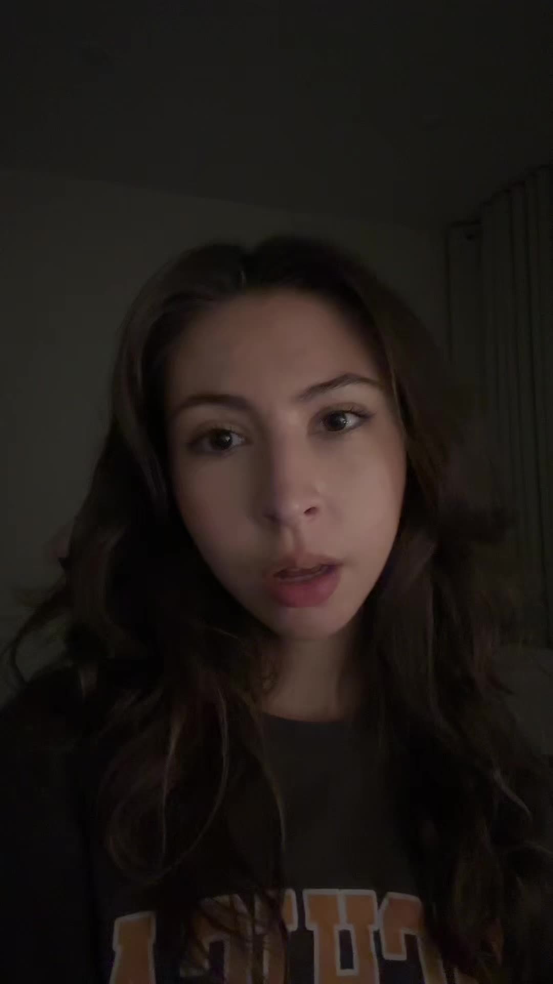 @d.