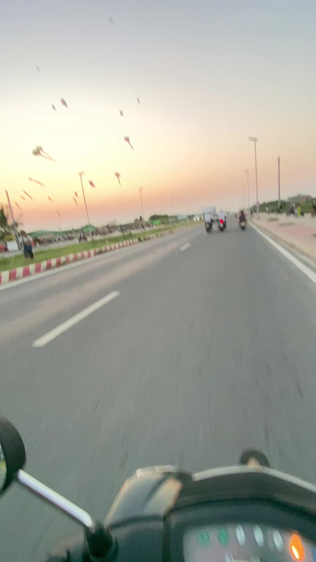 @𝘕𝘩𝘶𝘵𝘛𝘳𝘶𝘯𝘨