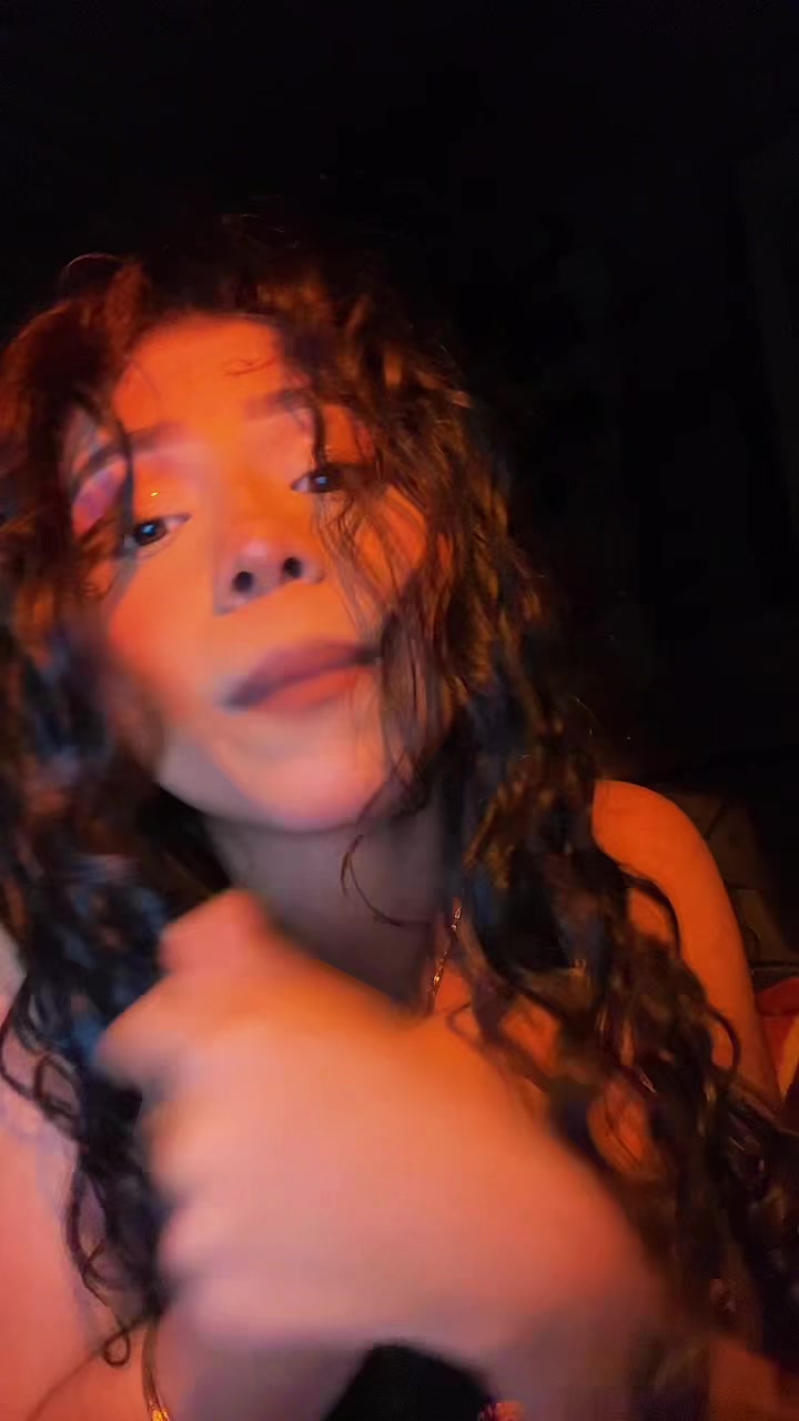 @deluluqueen