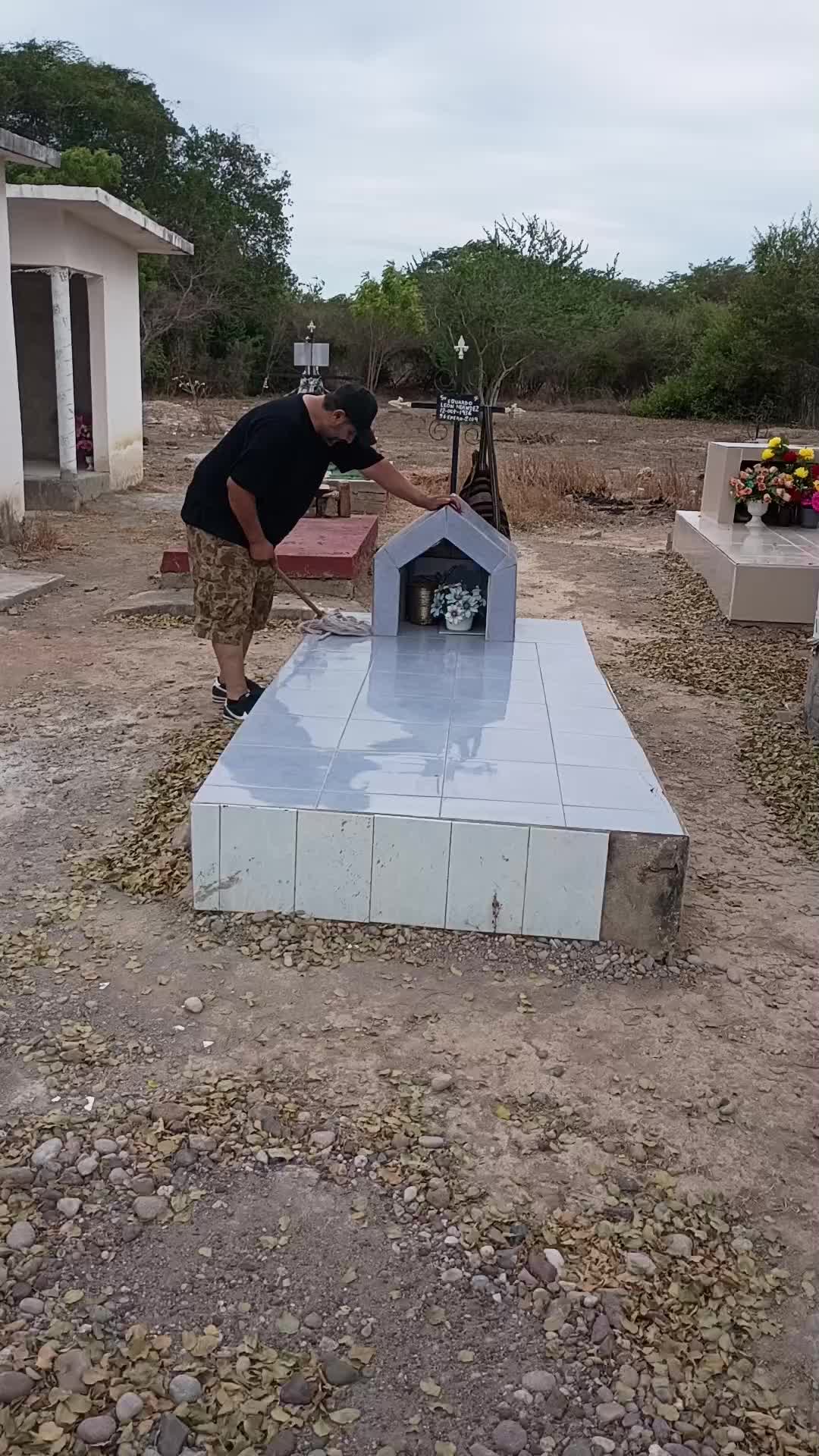 @felizleon0
