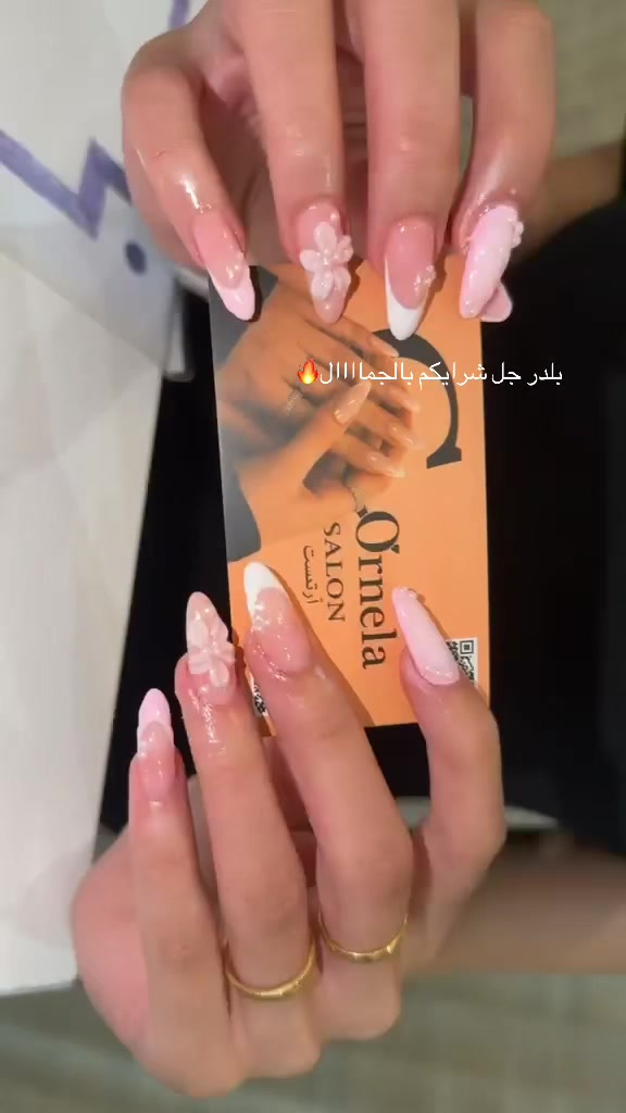 @Cornelasalon_