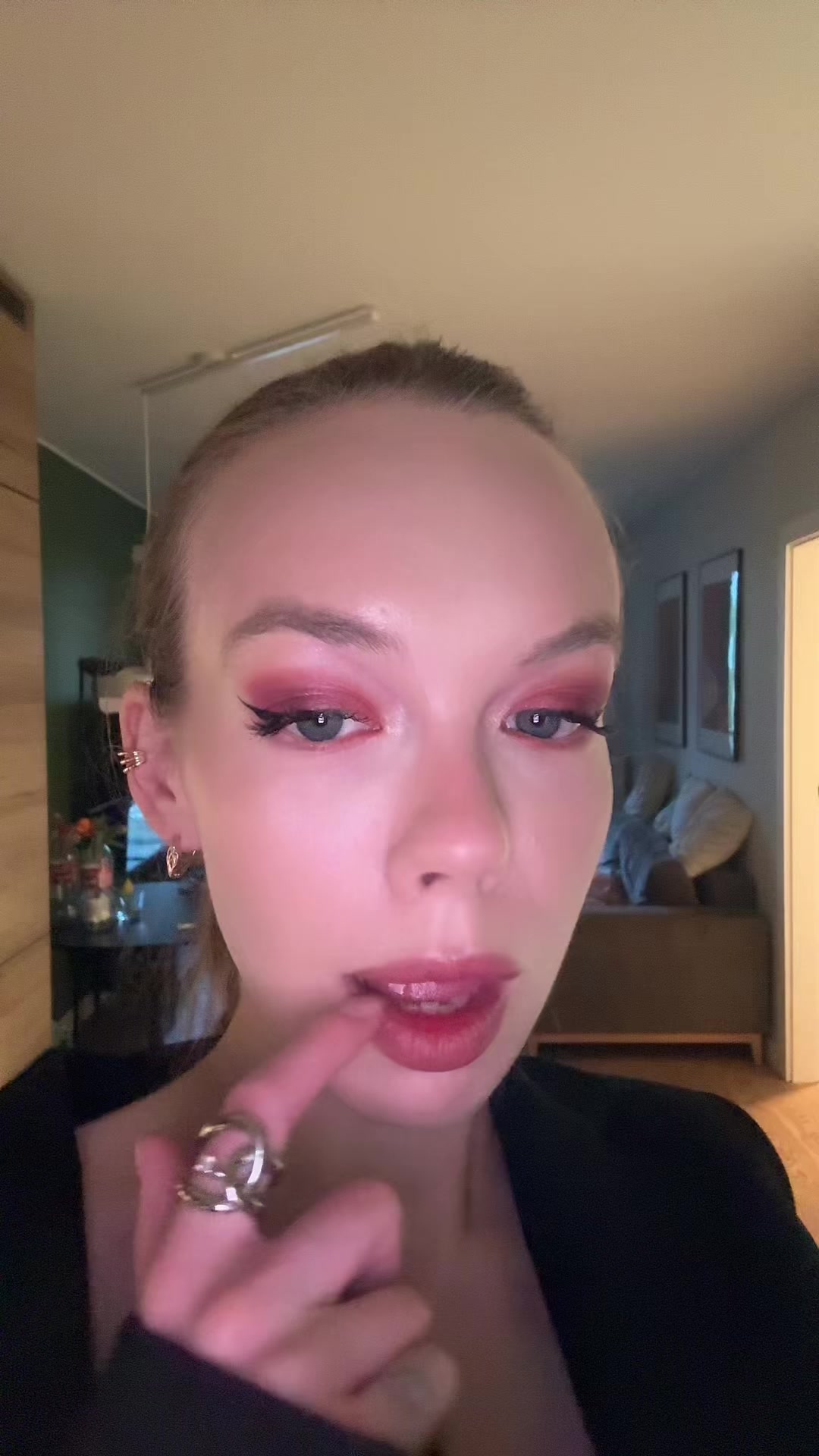 @😾
