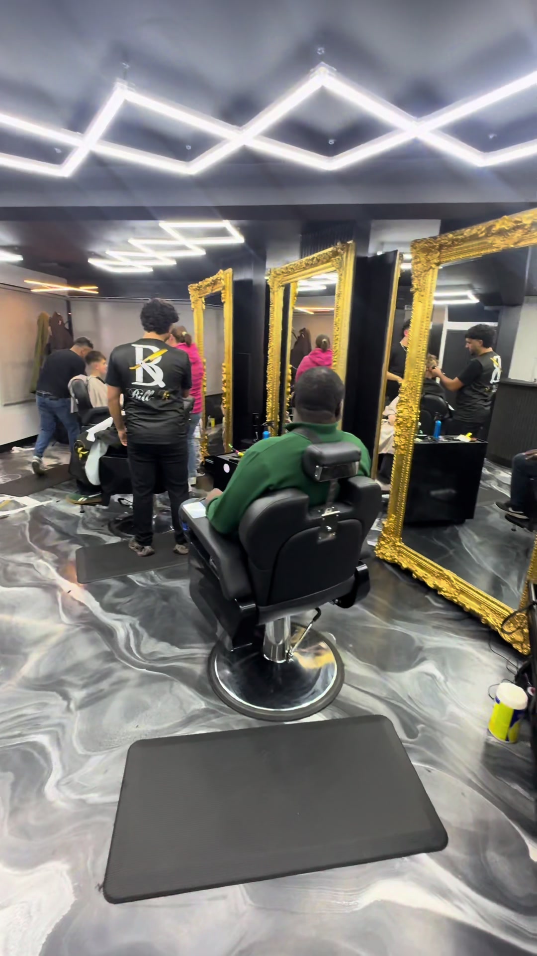 @Salon barbier BILL-K