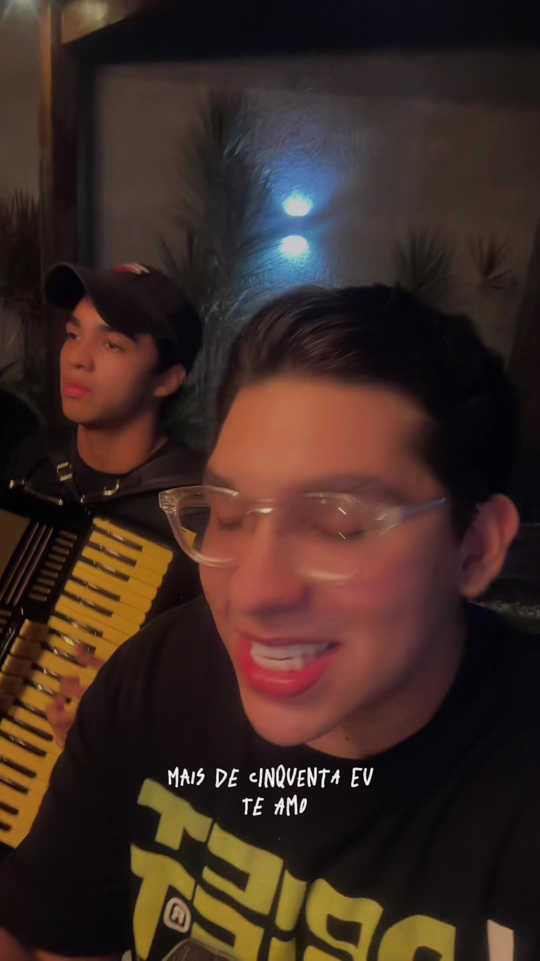 @MV