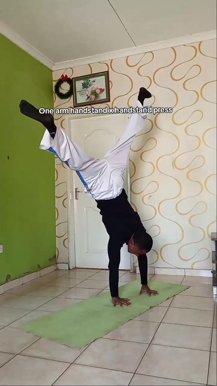 @Praise🕸️